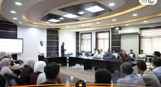 Palestine Polytechnic University (PPU) - كلية التمريض في جامعة بوليتكنك فلسطين تنظم ورشة عمل بعنوان "من الأرض إلى الصحة"